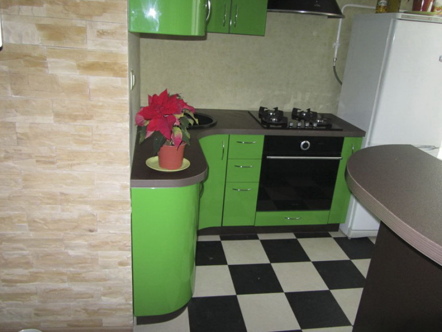 Фото 2 Кухонный гарнитур Примула. Угловая кухня с гнутыми фасадами из МДФ | Кухни на заказ на кухникирова.рф