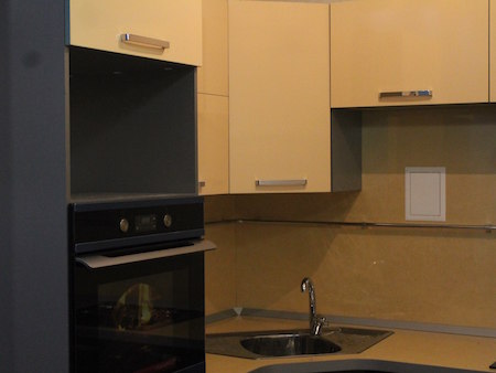 Фото Кухонный гарнитур Антуриум. Угловая кухня с пластиковыми фасадами | Кухни на заказ на кухникирова.рф